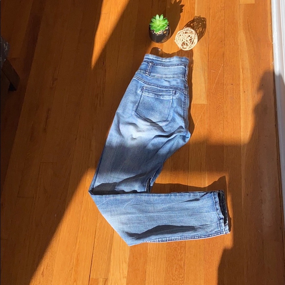 Almost Famous Light Wash Denim Jeans 👖